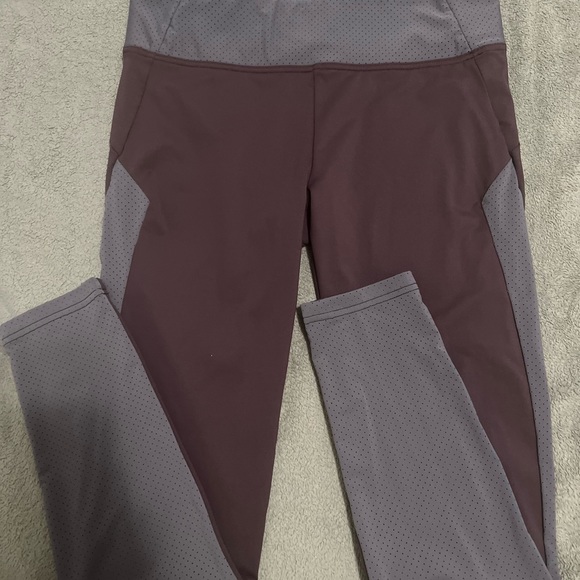 Ryu Maroon Leggings - Picture 1 of 4